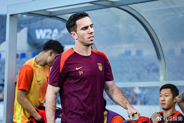 国足集结！国脚放弃休假，提前归队，归化却缺席，前往迪拜会合|邵佳一|中国男足|国际足联|塞尔吉尼奥|集训_新浪体育_新浪新闻