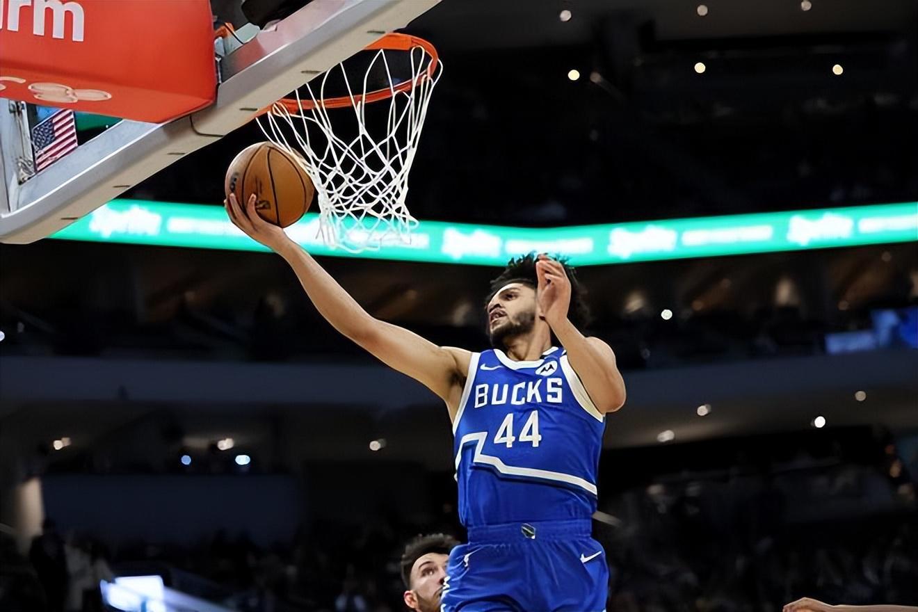 为了签下字母哥哥，雄鹿接下来不得不裁掉两名年轻球员？